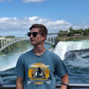 Meet your Posher, Cameron